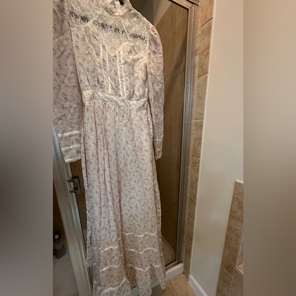Vintage long dress with long sleeve - Picture 4 of 8